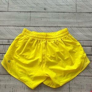 Lululemon hotty hot shorts 2.5”